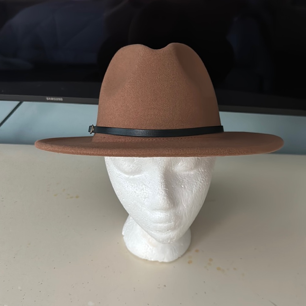 Women’s hat - Picture 1 of 10